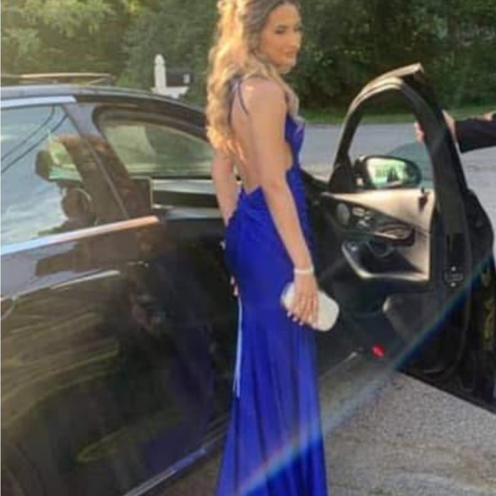 Elegant Royal Blue Evening Gown